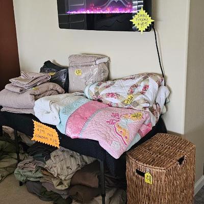 Sheets and bedspreads 