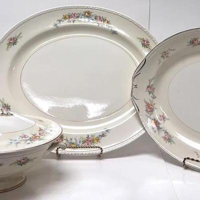 "Homer Laughlin" Georgian Serving Set