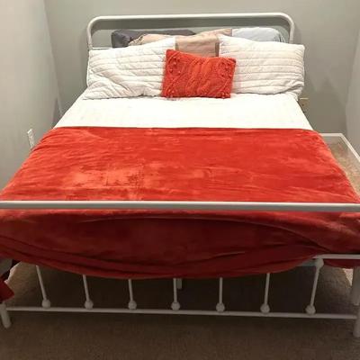 Bed with Mattress, Metal Frame & Linens