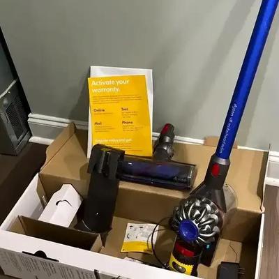 Dyson Cordless Stick Vacuum Cleaner with Accessories