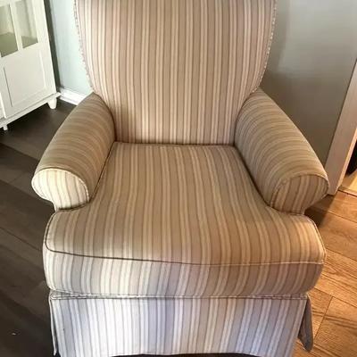 Swivel / Rocking Chair by Havertys Furniture