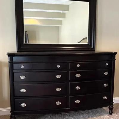 Eight-Drawer Wooden Dresser with Detachable Mirror