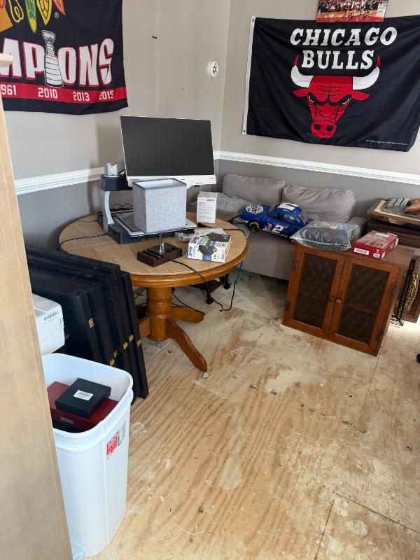 Sale Photo Thumbnail #26