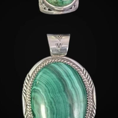 Sterling Silver & Green Malachite Ring and Oval Pendant (36.63g Total)