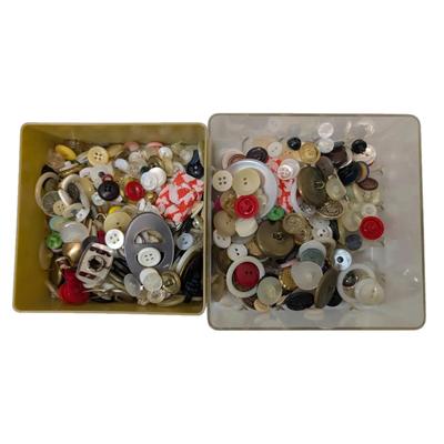 Mystery Lot Of Buttons 