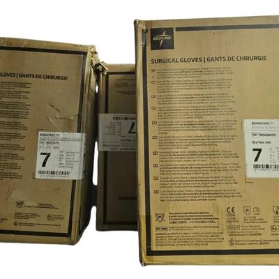 Medline Size 7 Surgical Gloves - 4 Boxes Of 200