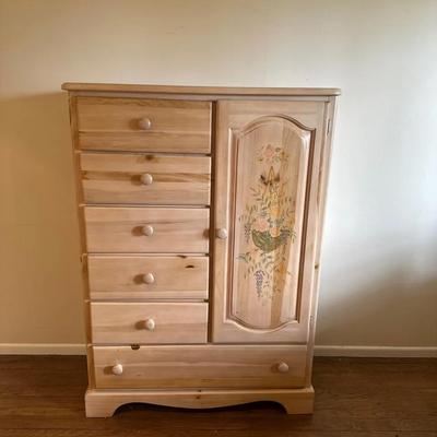 Vaughan Bassett Pine Chest of Drawers With Floral Detail