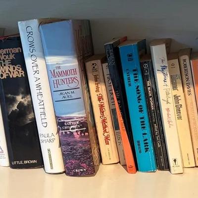 Books By Roget's Super, John Jakes and Jean M. Auel