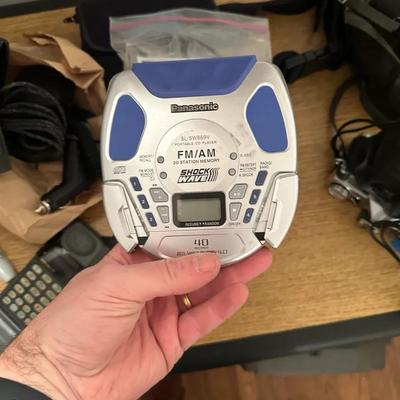 Panasonic Portable CD Player SL-SW405 with Carrying Case