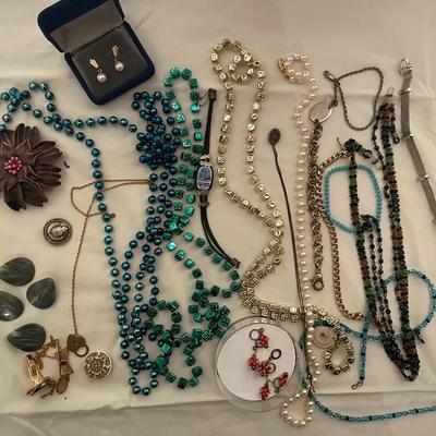 Costume Jewelry Pieces with Pearl Earrings in Box