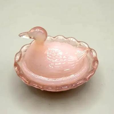 Vintage Boyd’s Crystal Art Glass Duck on Nest Salt Dish Cellar Pink Opalescent