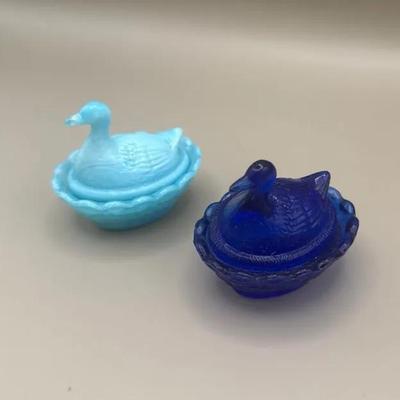 Vintage Boyd’s Crystal Art Glass Duck on Nest Salt Dish Cellar Waterloo And Cobalt Blue