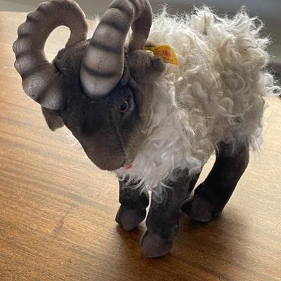 Sale Photo Thumbnail #392