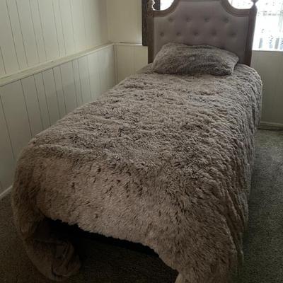 Sale Photo Thumbnail #352