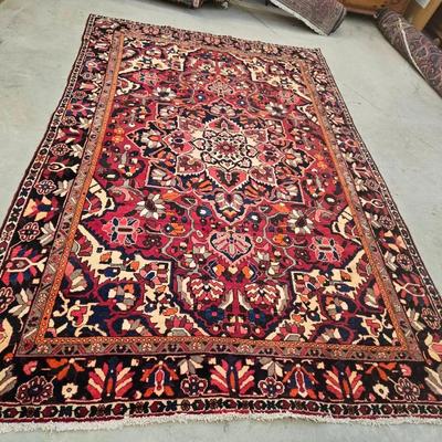 Handmade Persian Bakhtari Wool Rug 10' 5" × 6' 8"