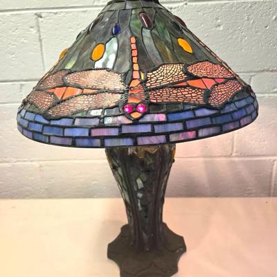Tiffany Style Stained Glass Dragonflies Lamp