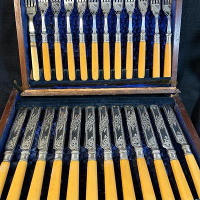 24 Pc Antique Knife And Fork Set 