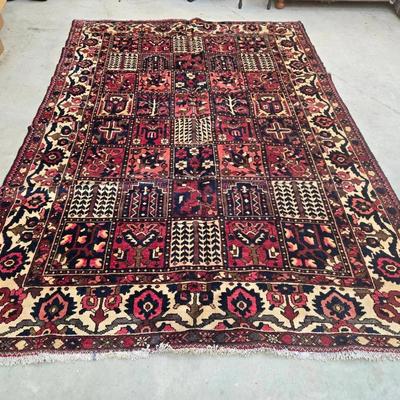 Vintage Bakhtari Persian Wool Rug 7' × 10' 2"