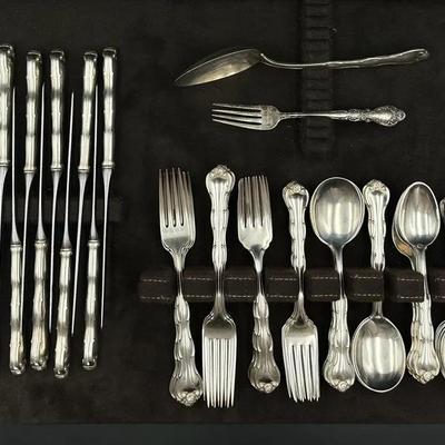 STERLING SILVER GORHAM Flatware set– "Rondo" Pattern, 4 lb 15¾ oz