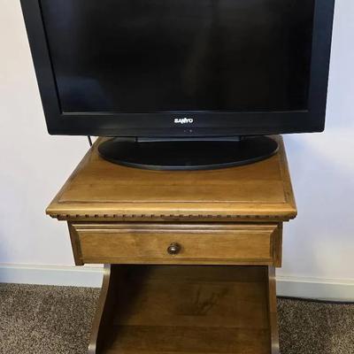 Wood End Table & Sanyo 24" TV – Nightstand with Drawer and Black TV with Remote