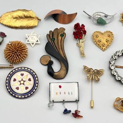 Mixed Vintage Costume Jewelry Pins & Brooches