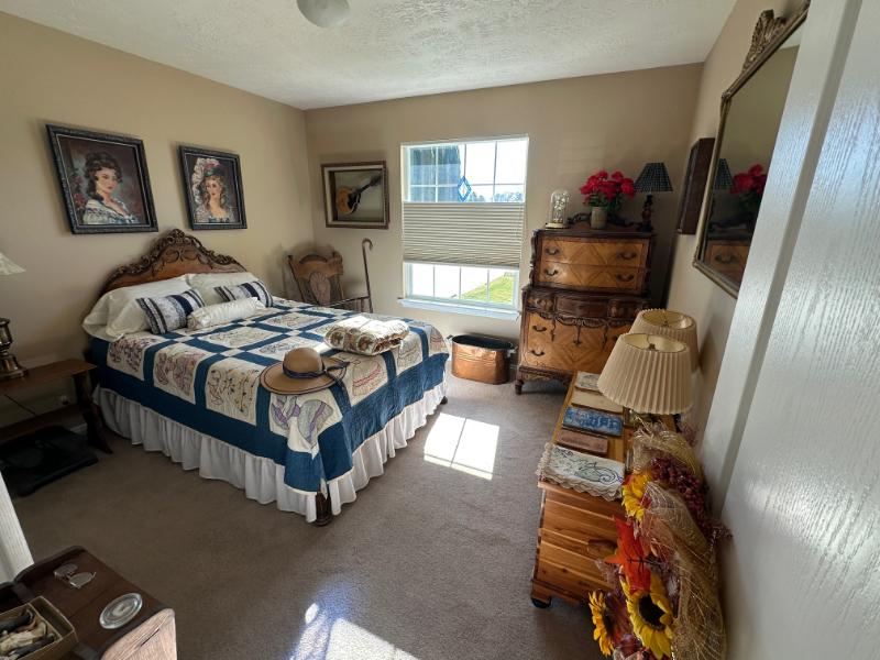 Sale Photo Thumbnail #15