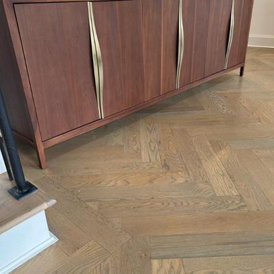 Sale Photo Thumbnail #118