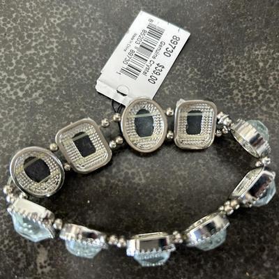 Sale Photo Thumbnail #34