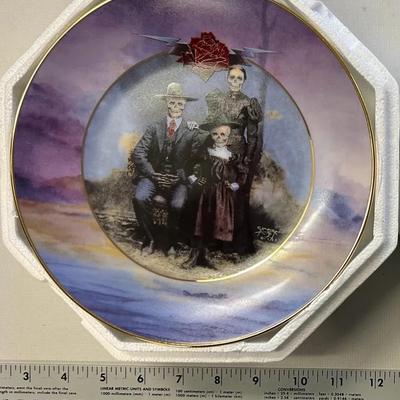 Grateful dead collector plate grateful dead family album stanley mouse