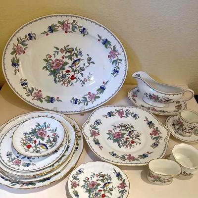 Aynsley “Pembroke” Fine English China 16 Pieces