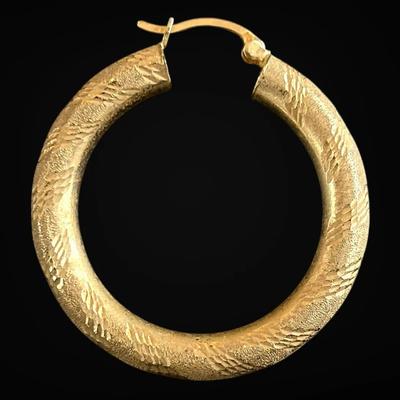 Single 14k Gold Textured Earring Hoop (1.93g Total)