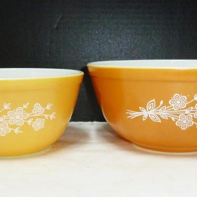 Sale Photo Thumbnail #7: More Pyrex lots