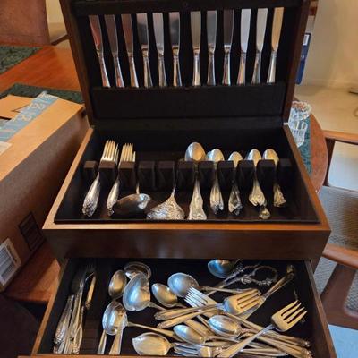 Sale Photo Thumbnail #6: Sterling silver flatware 95 pieces