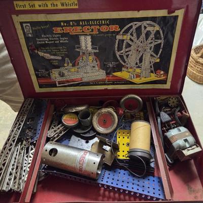 Sale Photo Thumbnail #12: Vintage erector set