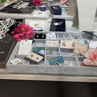 Sale Photo Thumbnail #111