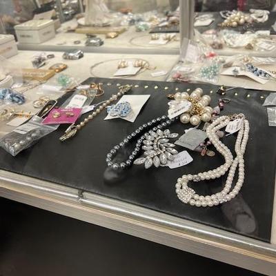 Sale Photo Thumbnail #122