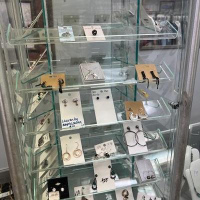 Sale Photo Thumbnail #113