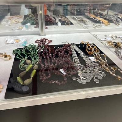 Sale Photo Thumbnail #108