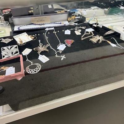 Sale Photo Thumbnail #110