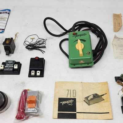 Fleischmann Model Train Transformer & Vintage Breaker Switches - Levitron/Tyco