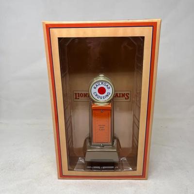 11-90033 Lionel No. 87 Railroad Crossing Signal - Unopened box
