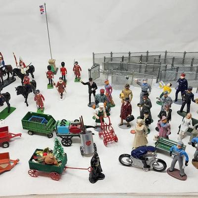 Lionel, Pride Lines, British Ltd. And Others, Metal Train Station Figures & Fence