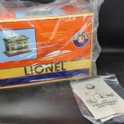 Lionel #128 Illuminated Station - Early Version