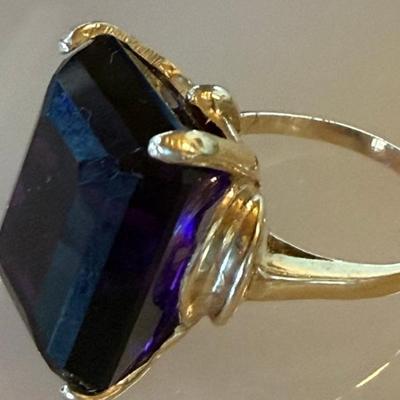 Gold Tone Ring With Large Amethyst Stone Size 8