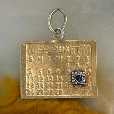14K Yellow Gold Vintage February Calendar Charm With Amethyst Stone - Weight 1.60 Grams