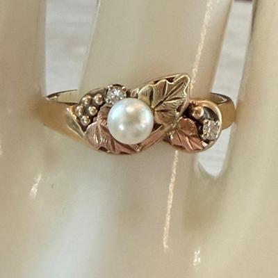 Vintage 10K Black Hills Gold - Diamond & Pearl Size 7 Ring - Total Weight - 2.88 Grams