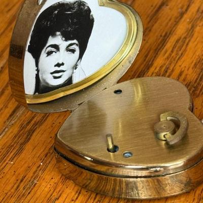 Sale Photo Thumbnail #315