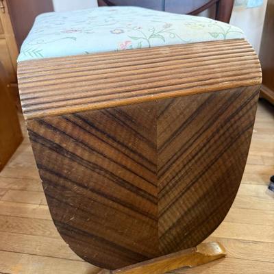 Sale Photo Thumbnail #375