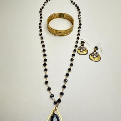 Sale Photo Thumbnail #575