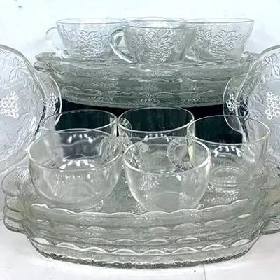 Vintage Grape Design Glassware Set